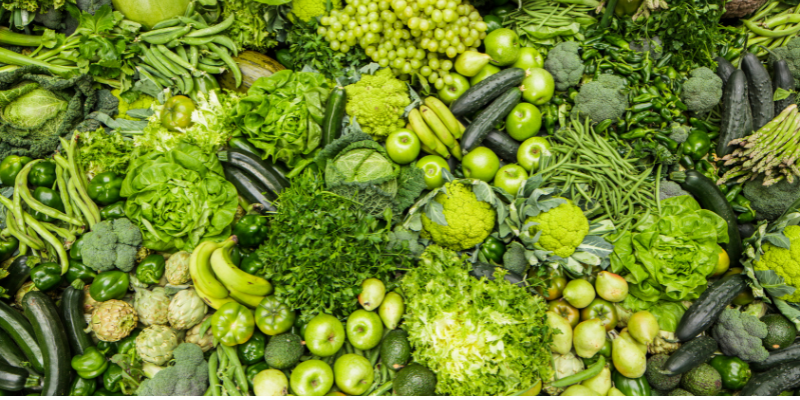 zucchini, broccoli, green apples, lettuce, kale, green beans
